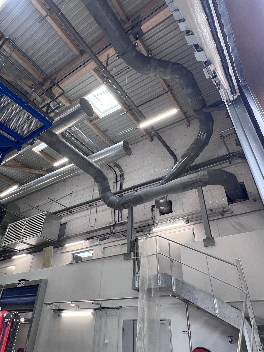 Installation de tuyauterie en acier DN 500 à Rennes – 89 Art, Soudure TIG et accès difficile