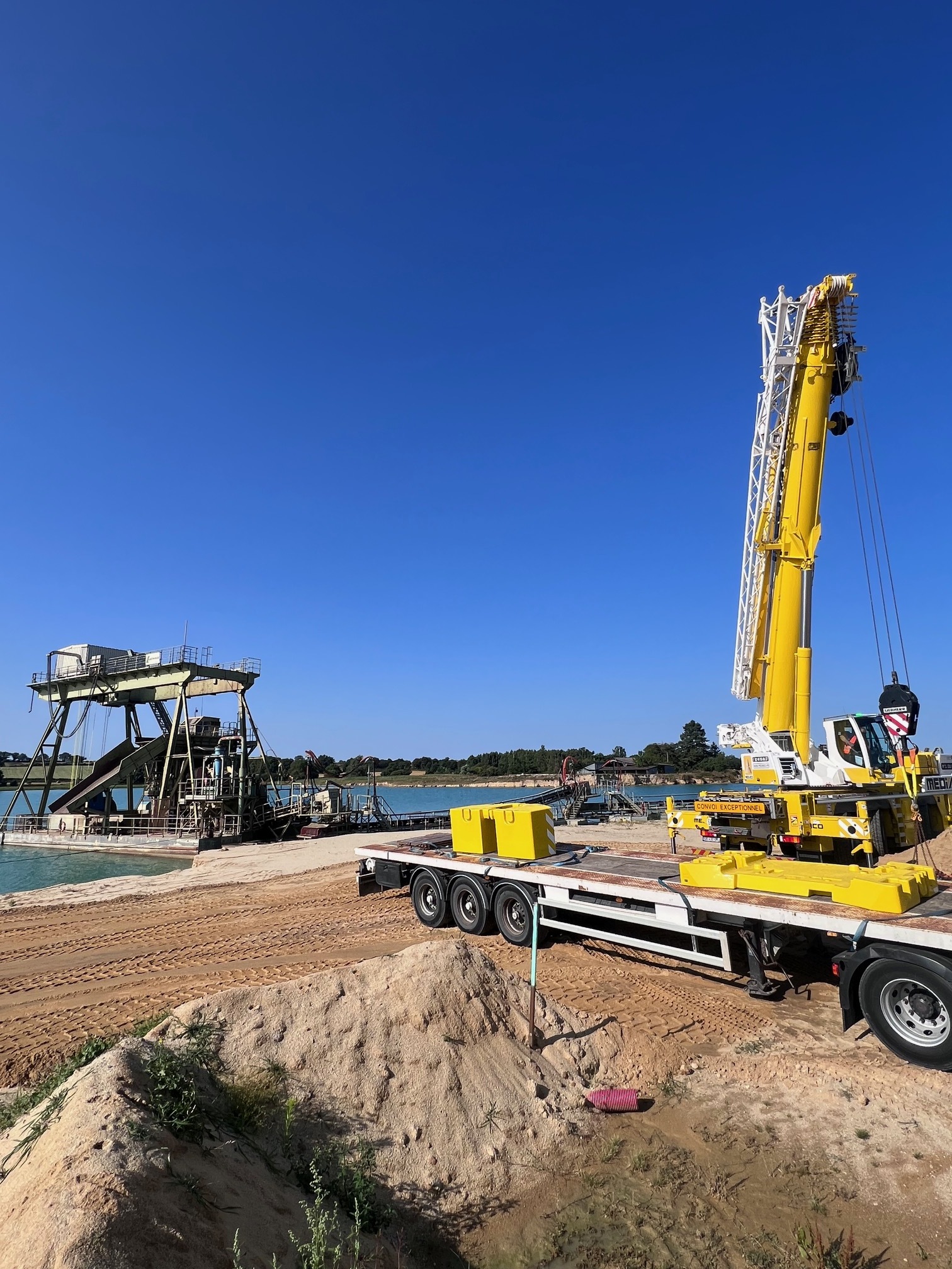 Levage et renforcement de trémie à Vritz (44) : Un Travail d&rsquo;Équipe de 89 ART