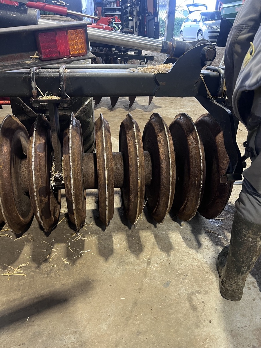 Réparation et soudure de machine agricole à Nantes – 89 Art, entretien et renforcement